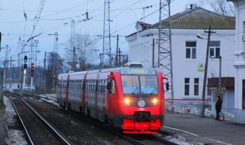 Поезд сбил мужчину на станции Ожерелье