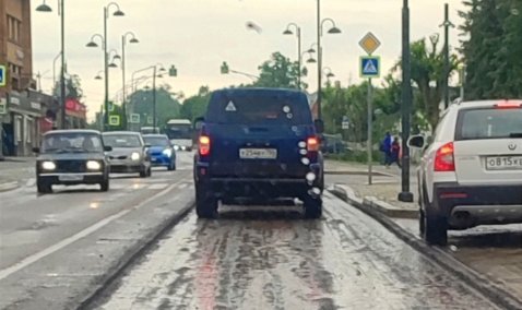 Дождь не «помеха»: на улице Советской в Кашире-1 начались очередные работы по перекладке асфальта