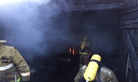 Кирпичный гараж сгорел в микрорайоне Ожерелье