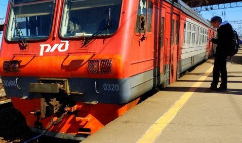 Человек, едва не попавший под поезд, сбил график поездов Павелецкого направления