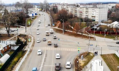 Полосы – в плюс, время – в минус: на перекрестке улицы Стрелецкой провели работы по расширению дороги