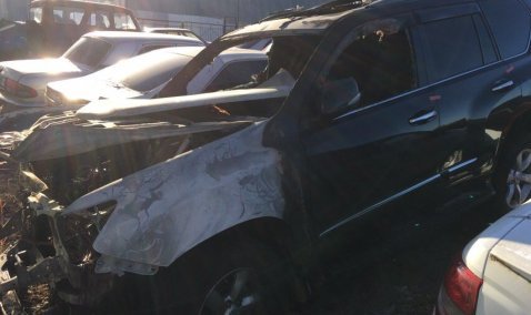 Внедорожник Lexus сгорел в результате поджога в Ожерелье