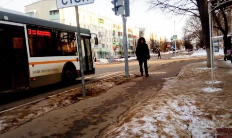 Комиссия рассмотрит вопрос установки знака «Остановка запрещена» на ул. Центральной у Спортклуба «Кашира»