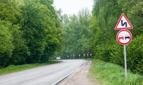 Новые дорожные знаки установили в Аладьино после ДТП с погибшим