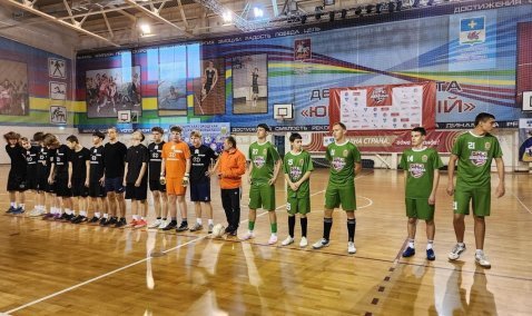 Во Дворце спорта «Юбилейный» в Кашире прошли матчи «Школьной лиги» по футзалу и шахматам