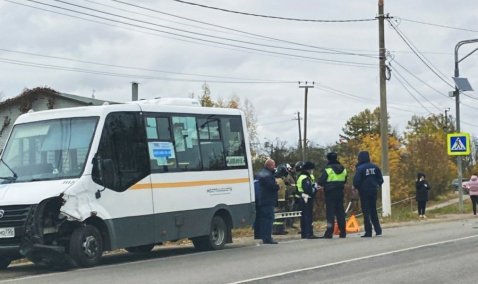 Несколько человек пострадали в результате столкновения маршрутки и автомобиля KIA в Кашире-1