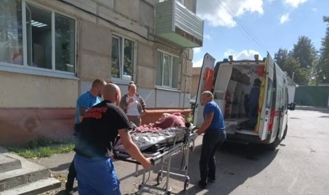 Женщину в коме помогли эвакуировать из квартиры каширские спасатели
