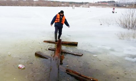 Каширские спасатели предупреждают о  затрудненном выходе на лед из-за подъема уровня воды в Оке
