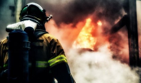 3 единицы техники и 11 пожарных боролись с огнем в  Лазаревке