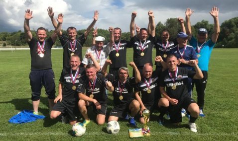 Каширские ветераны футбола выиграли областной турнир среди игроков 35+