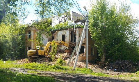 Двухэтажный дом на станции Кашира канул в лету