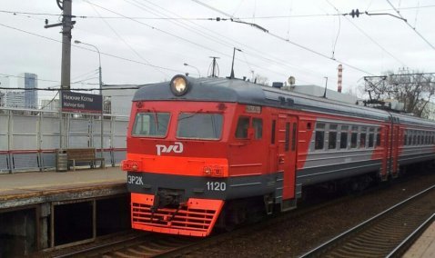 Поезд Ожерелье — Москва насмерть сбил девушку на платформе «Нижние котлы»