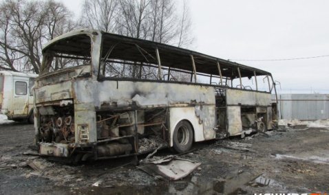 Туристический автобус «Setra 215» сгорел дотла в городском округе Кашира