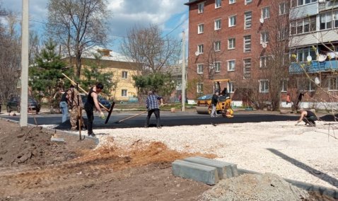 В Ожерелье приступили к строительству губернаторской детской площадки