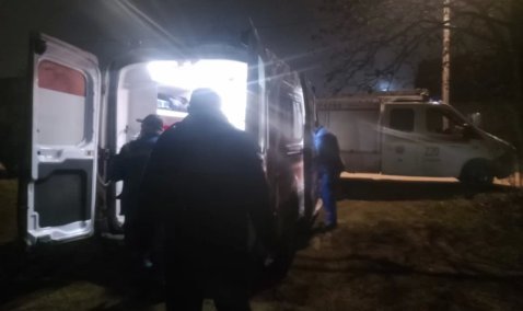 Спасатели помогли доставить к «скорой» пенсионерку в Кашире