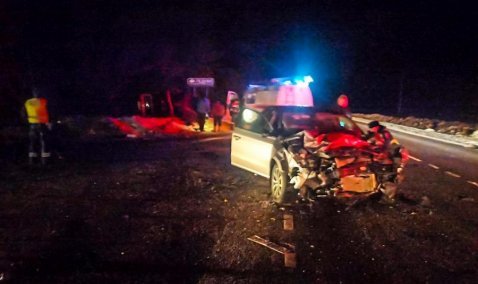 Трое взрослых и ребенок пострадали в аварии возле поселка Ледово