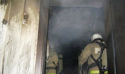 Десять человек участвуют в ликвидации пожара в частном доме в Кашире-1