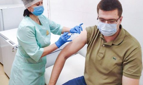 Первые добровольцы сделали прививку от коронавируса в Кашире