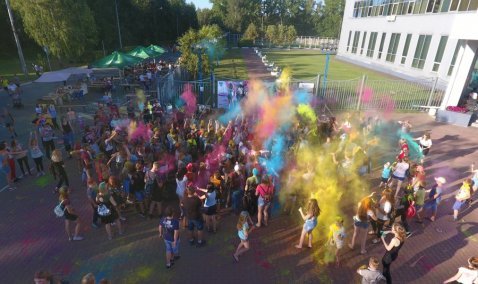 Раскрасим этот день: в Кашире отмечают праздник молодежи