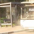 Остановочный павильон вернули на улицу Клубную, заменив... почти аналогичным