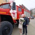 Молодожены в Кашире приехали в ЗАГС на пожарном автомобиле