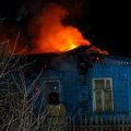 Ночью в деревне под Каширой загорелся частный дом