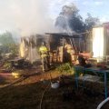 Пожилой мужчина пострадал в Ожерелье, пытаясь потушить пожар в летнем доме