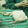 Пациентка из Каширы, внутри которой врачи забыли кусок марли, добилась частичной компенсации через суд