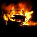 «Пироман» на скутере прошлой ночью сжег два автомобиля в Кашире