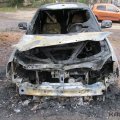 Лада Приора сгорела на улице Южной в Кашире