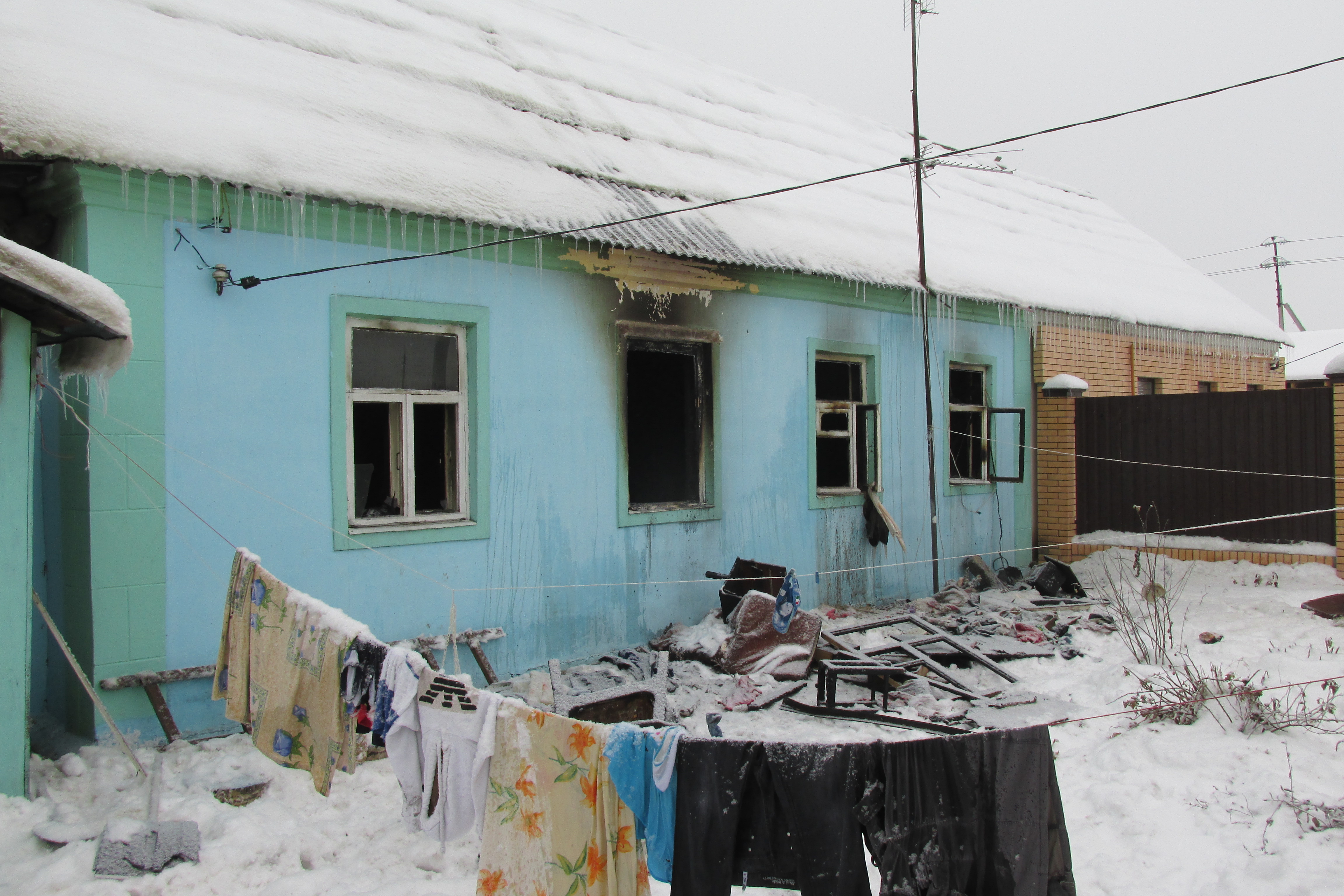 Трагедия в Базарово: в пожаре погибла пожилая женщина, многодетная семья осталась  без дома » Информационный портал г. Кашира