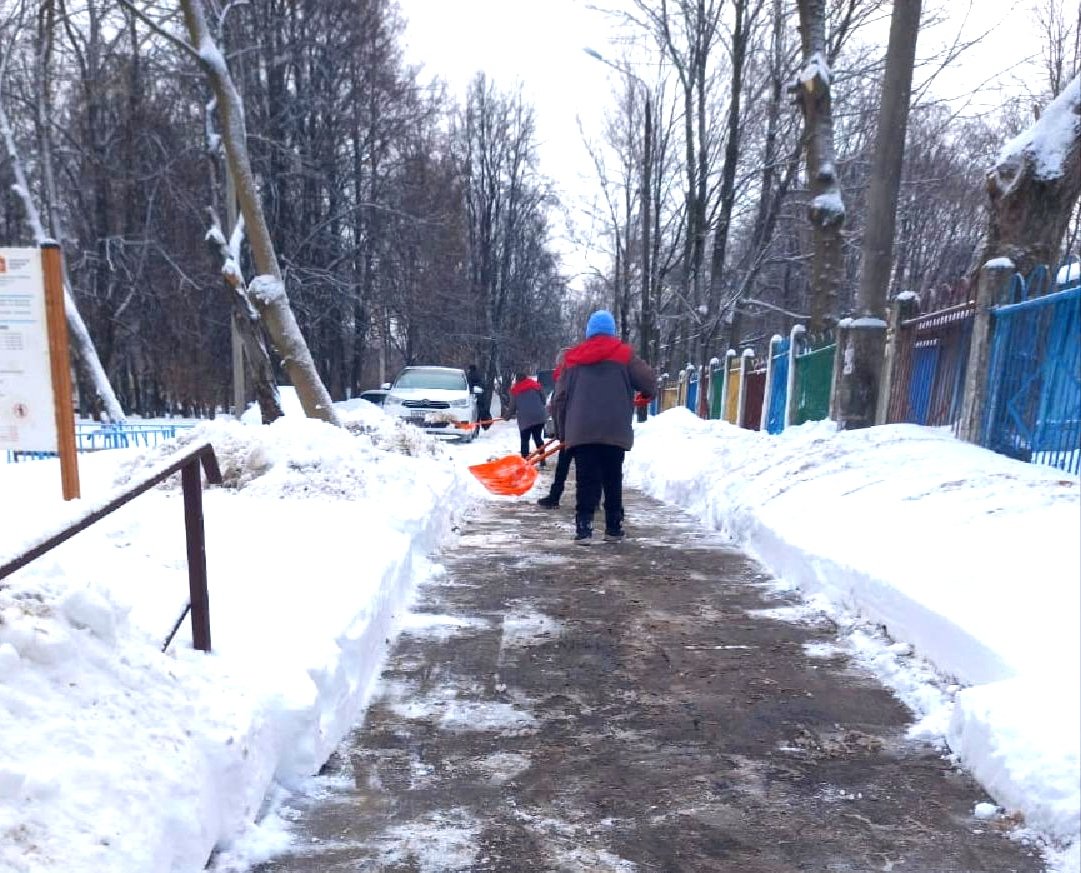 В Кашире снова анонсируют массовую уборку дворов от снега | 23.01.2024 |  Кашира - БезФормата