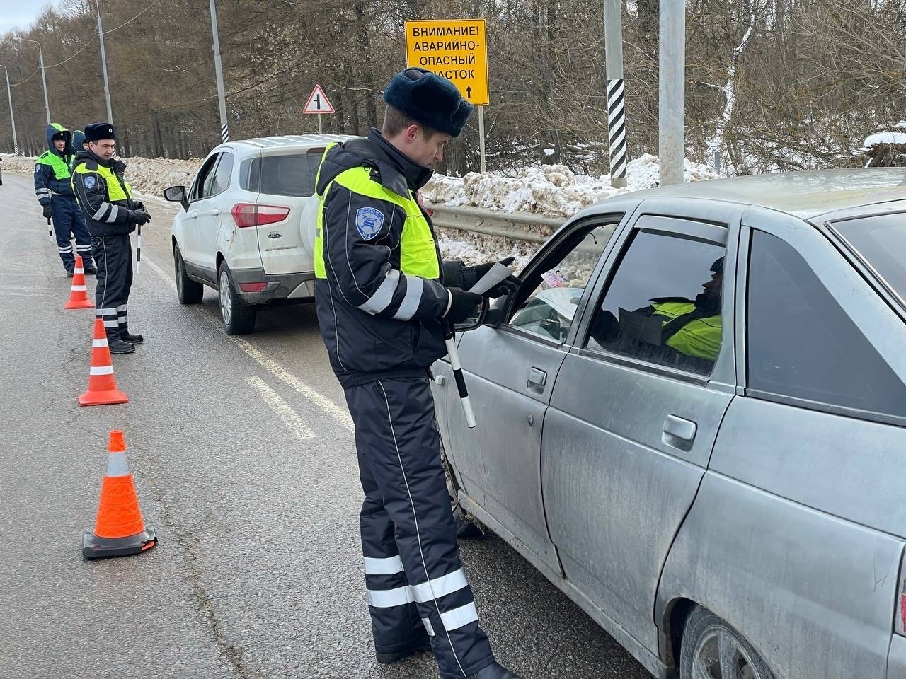 Более 80 водителей проверили в Кашире в ходе массового рейда | 05.02.2024 |  Кашира - БезФормата