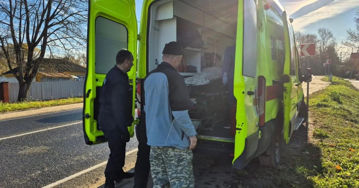 Каширские спасатели помогли медикам транспортировать тяжелобольного пациента